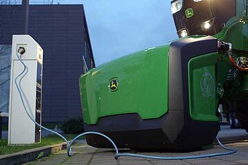 Battery Boost Traktor
