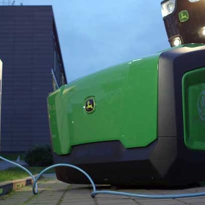 Battery Boost Traktor