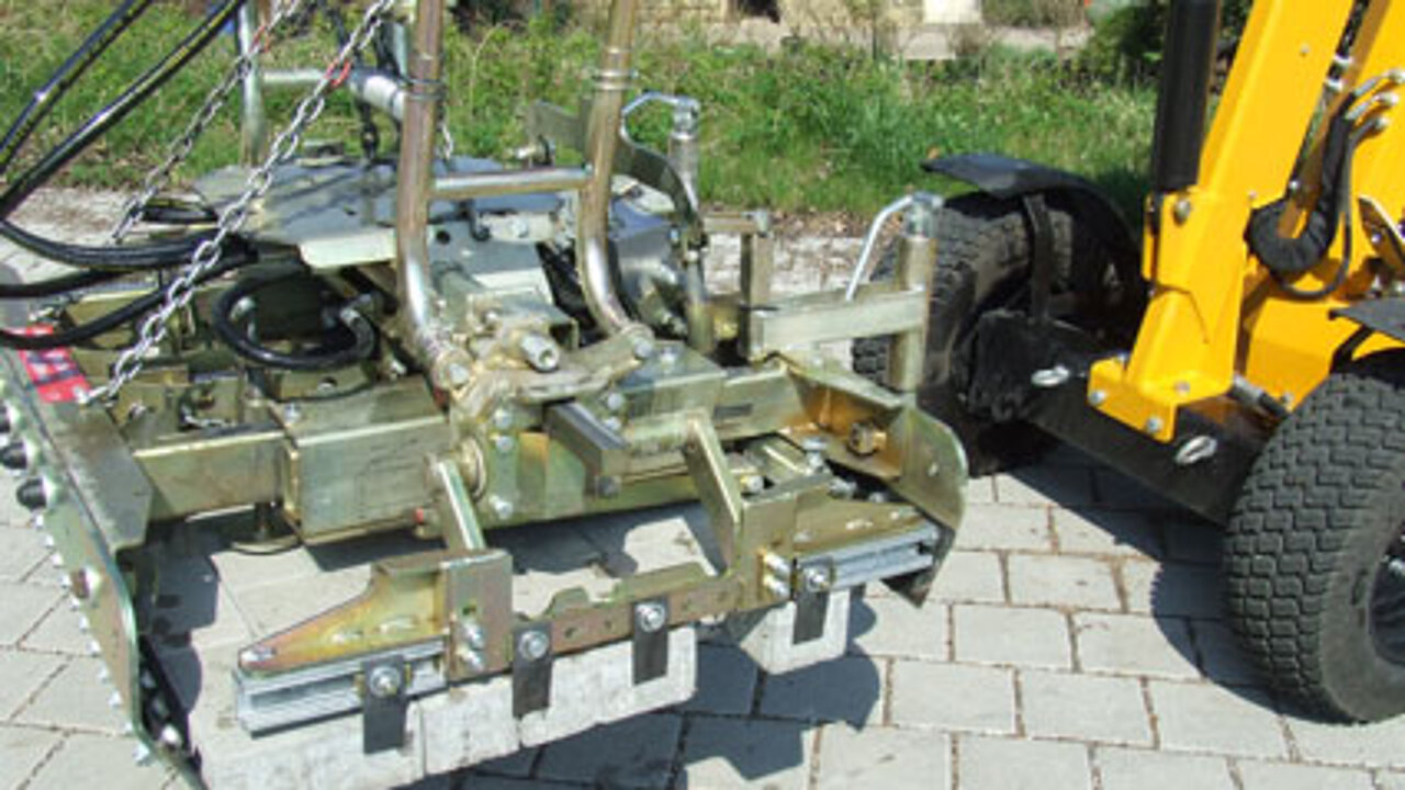 Klinkersteinen im Fischgrätverband