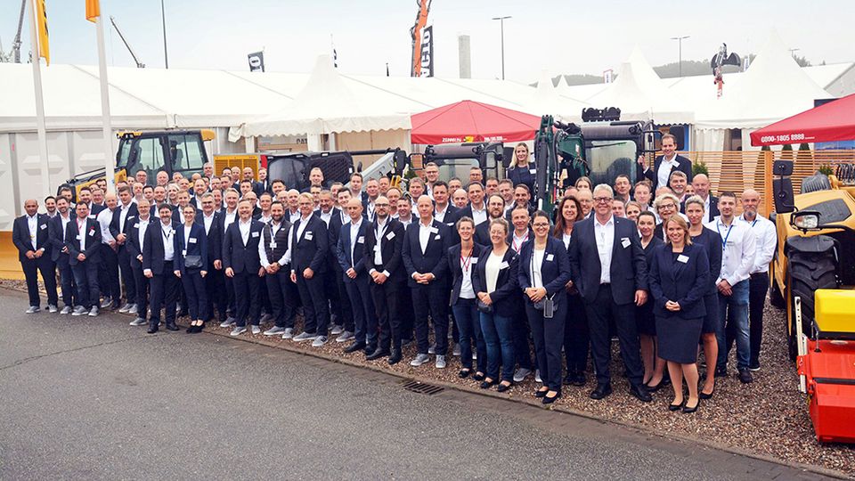 Team von Zeppelin Baumaschinen