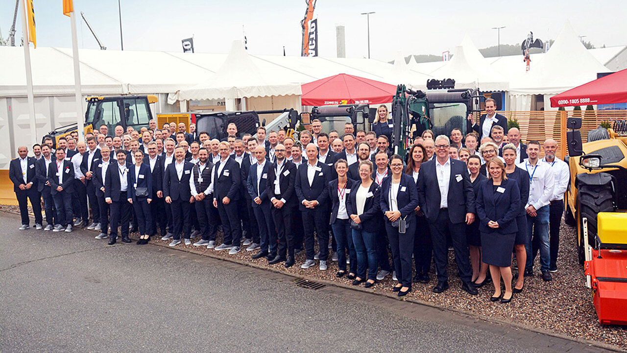 Team von Zeppelin Baumaschinen
