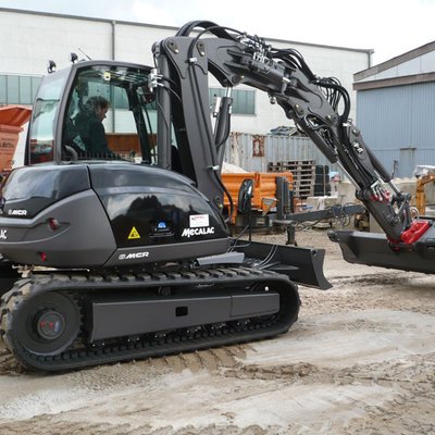 Skid-Bagger von Mecalac