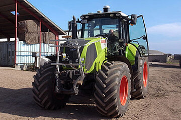 fahrerloser Traktor