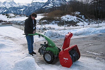 Kombi-Kehrmaschine KM 23