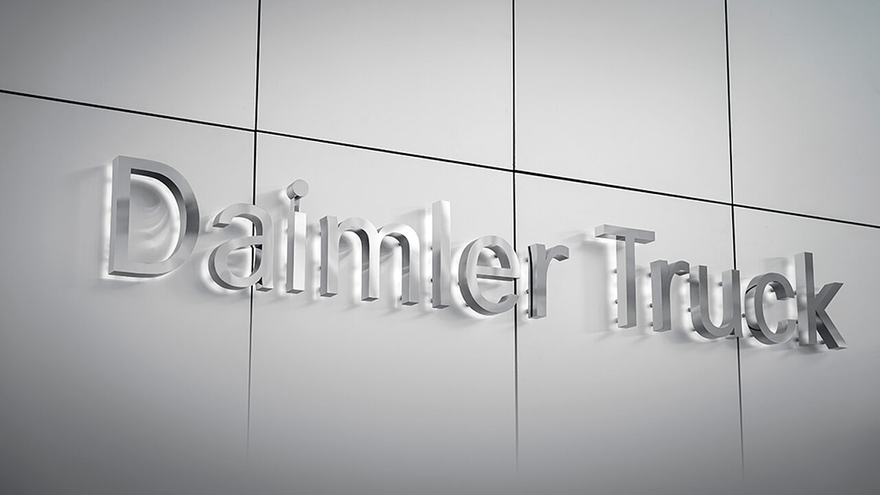Daimler Truck Logo
