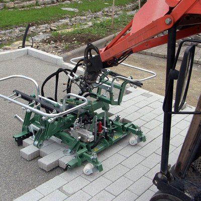 Verlegezange für Pflastermaschine