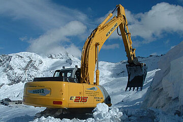 New Holland E215