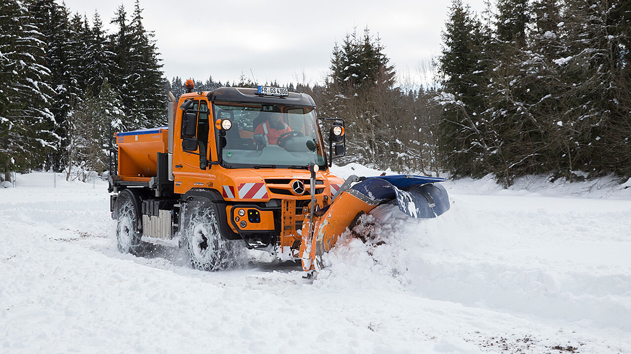 Daimler Unimog - Schneepflug-Weltmeisterschaft