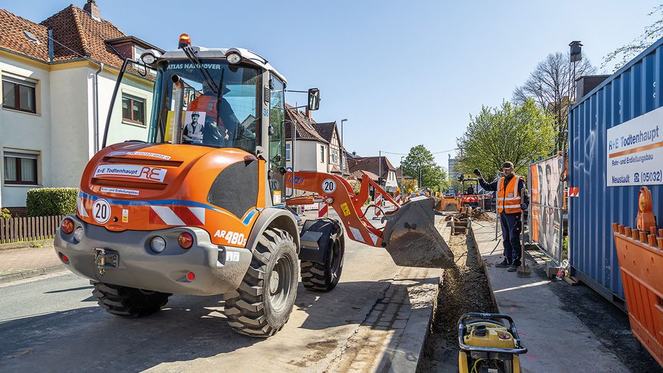 Schwenkradlader Weycor AR480S