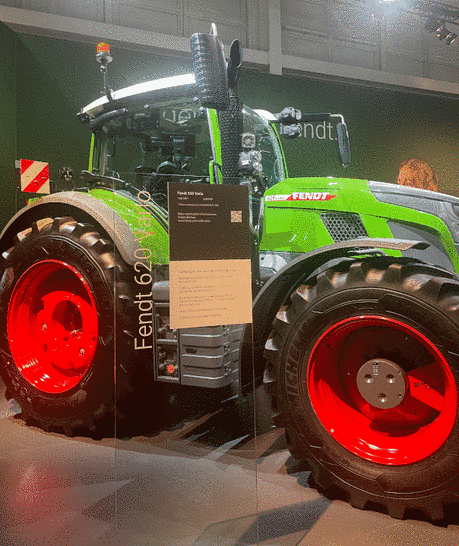 Fendt-Traktor mit Comer Industries Vorderachse gewinnt Farm Machine 2024